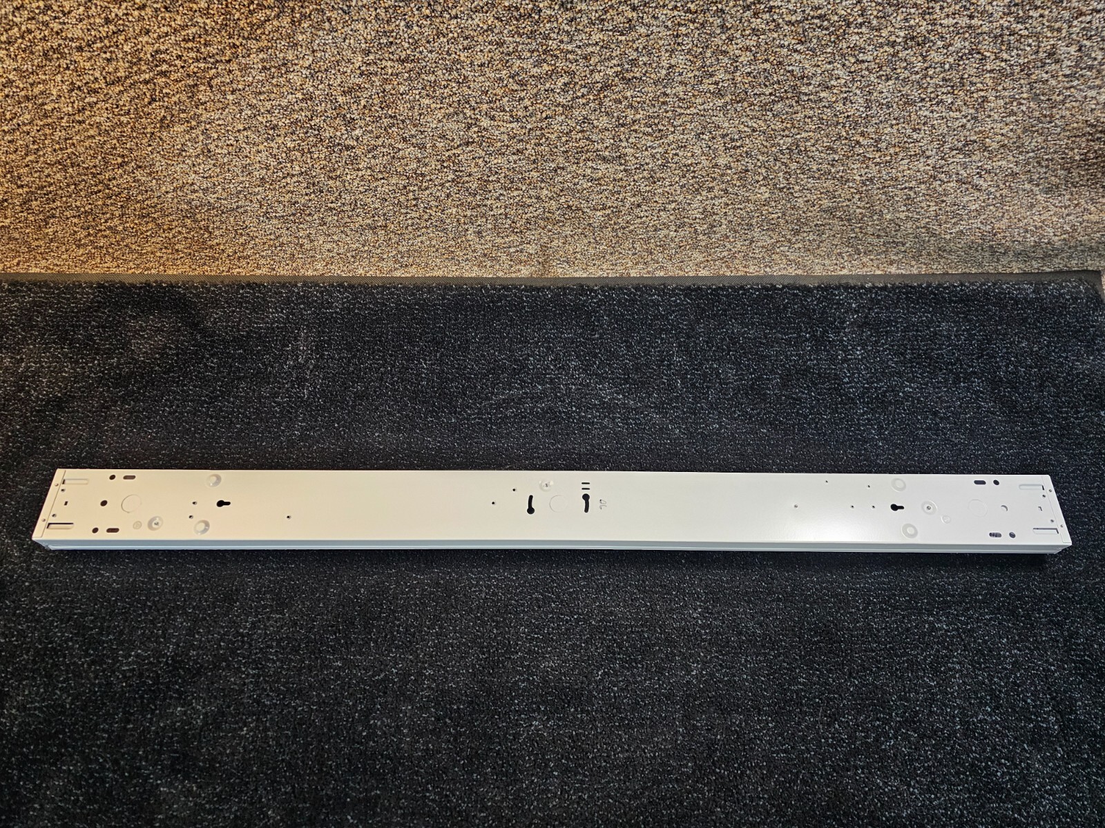 Metalux 4ST2L4040R 4′ Linear LED Striplight, Dual Lens, 4200 Lumen, 4000K 39 W