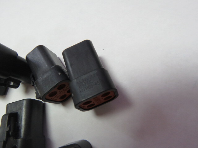 Deutsch DTP06-4S-E004 Qty of 13 per Lot CONNECTOR