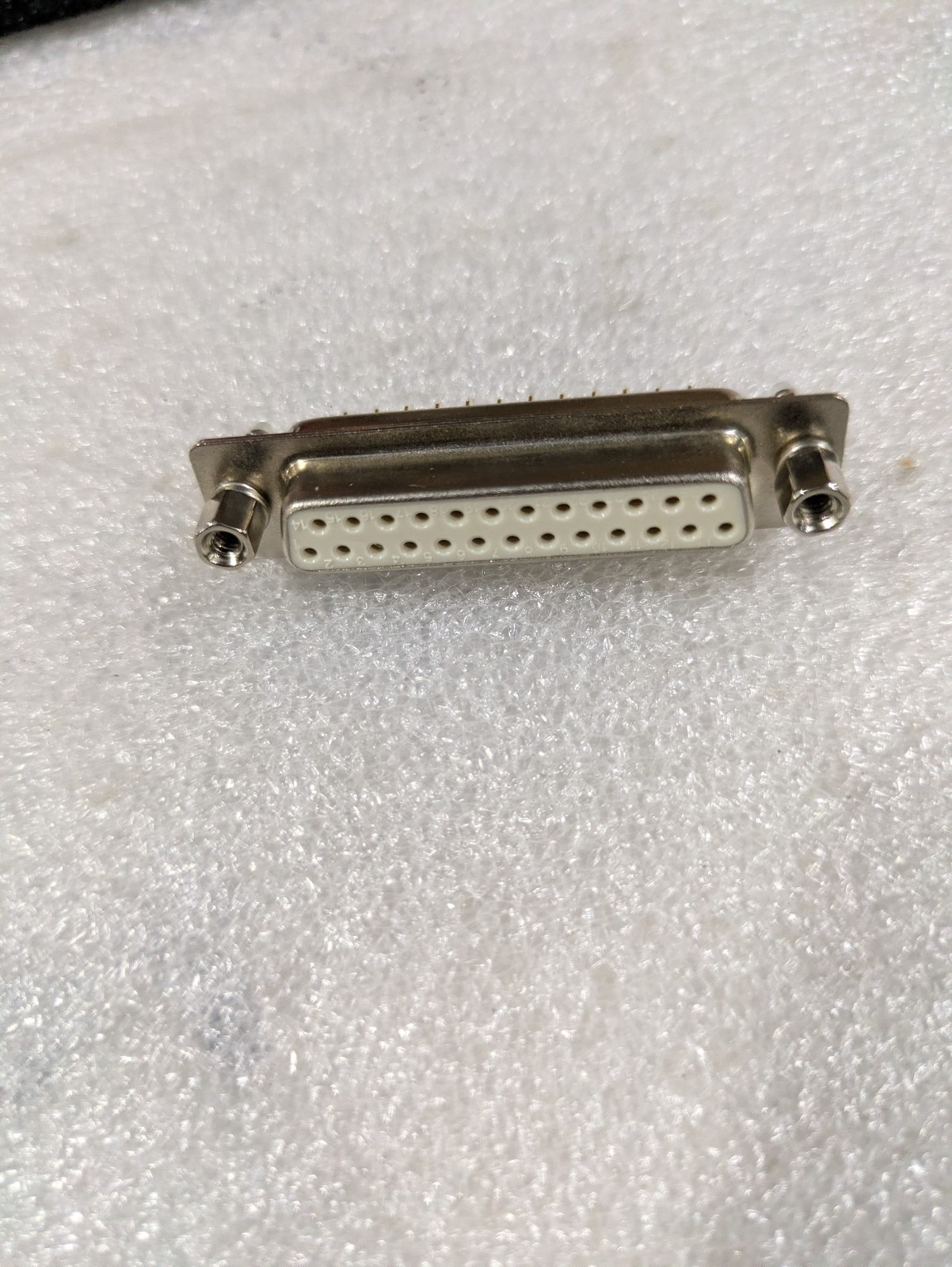 NorComp 172-E25-213R911 D-Sub DB25 Receptacle 25-Pin Panel Mount Solder 2/ORDER