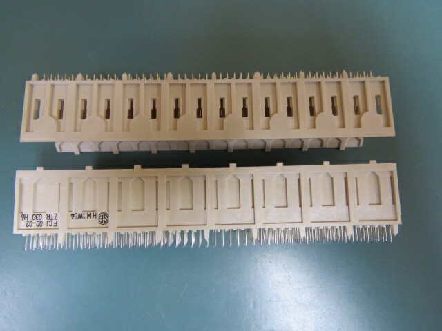 FCI HM1W54ZTR030H6P Qty of 3 per Lot Connector 240Pin 5Row DIN power