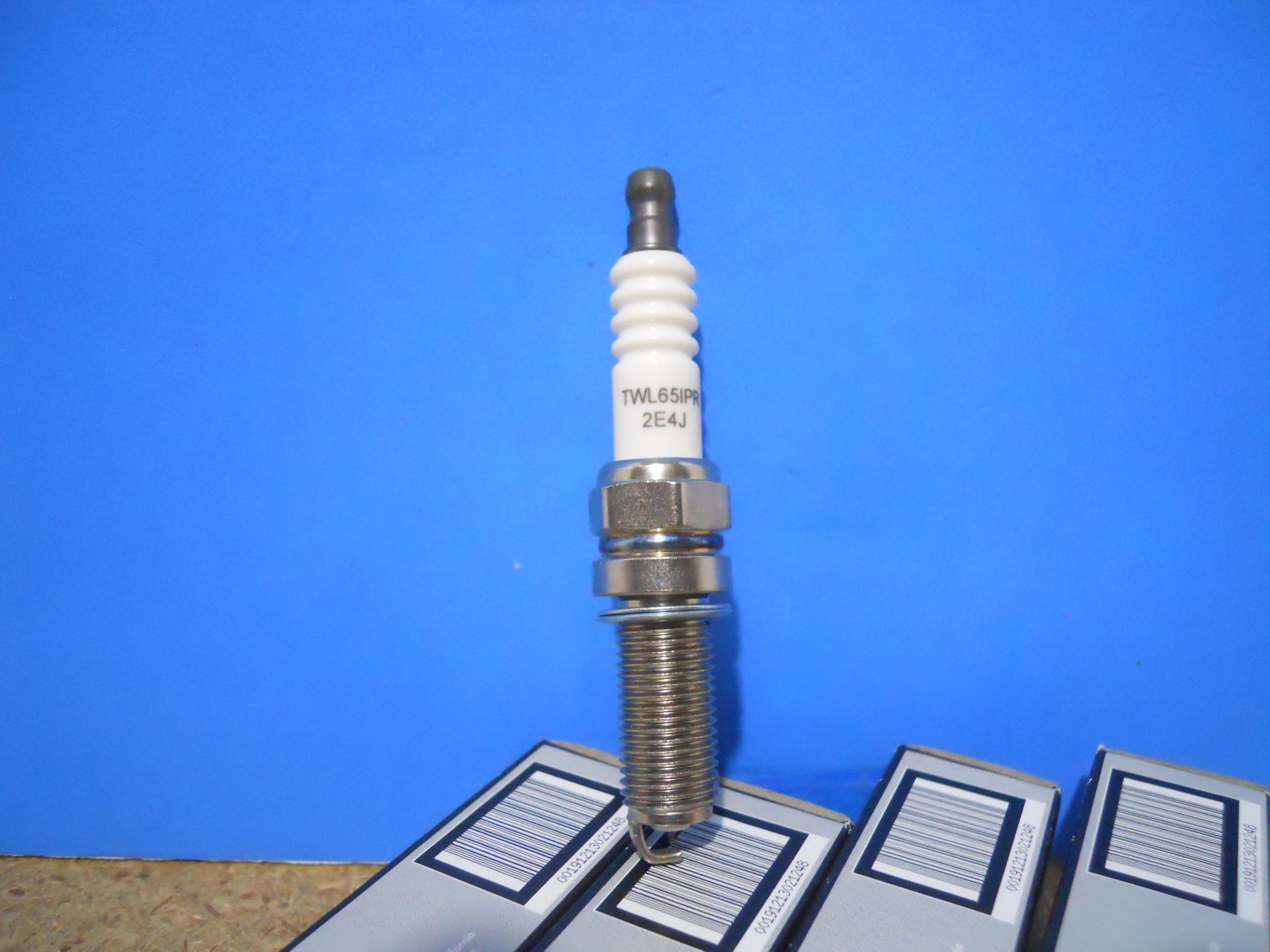 TRQ Iridium Spark Plug 4 Count SPA02124 New!