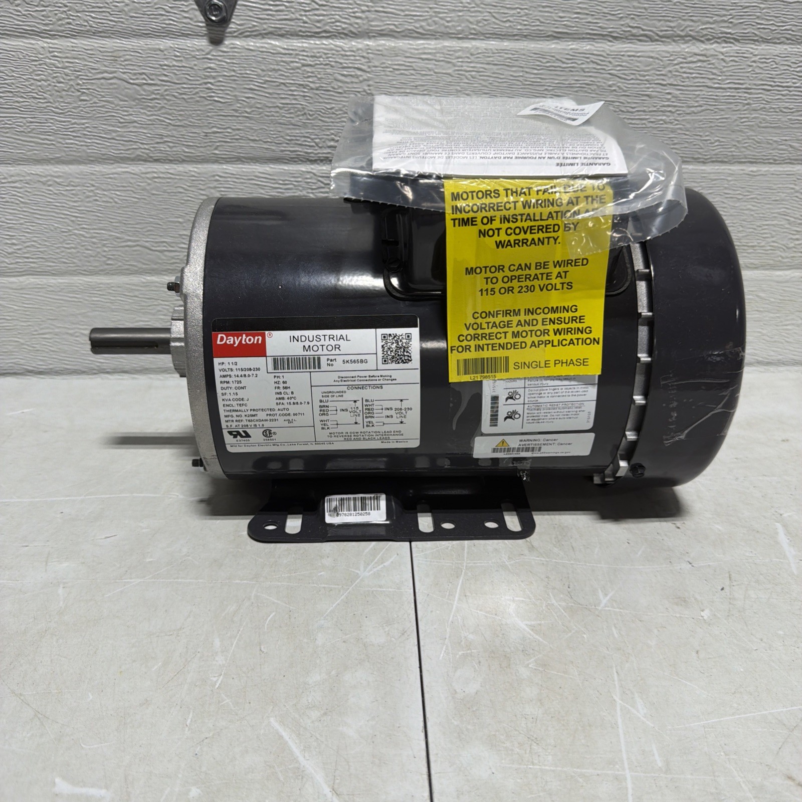 DAYTON 5K565BG INDUSTRIAL MOTOR 1-1/2 HP 1725 RPM 1PH TEFC ENCLOSURE 60HZ DENTED