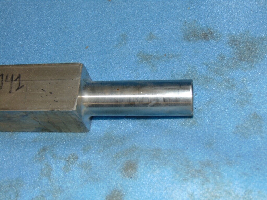 STAINLESS STEEL, SQUARE SHAFT ASSEMBLY, 38″ OAL, 1-1/2″ SHAFT DIA., 1″ END DIA.