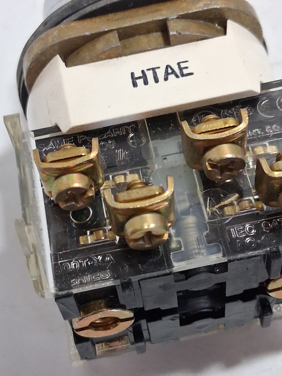 ALLEN BRADLEY 800T-J5KT7B SELECTOR SWITCH 2NO/2NC 3 POS SP RET FROM RIGHT SE T