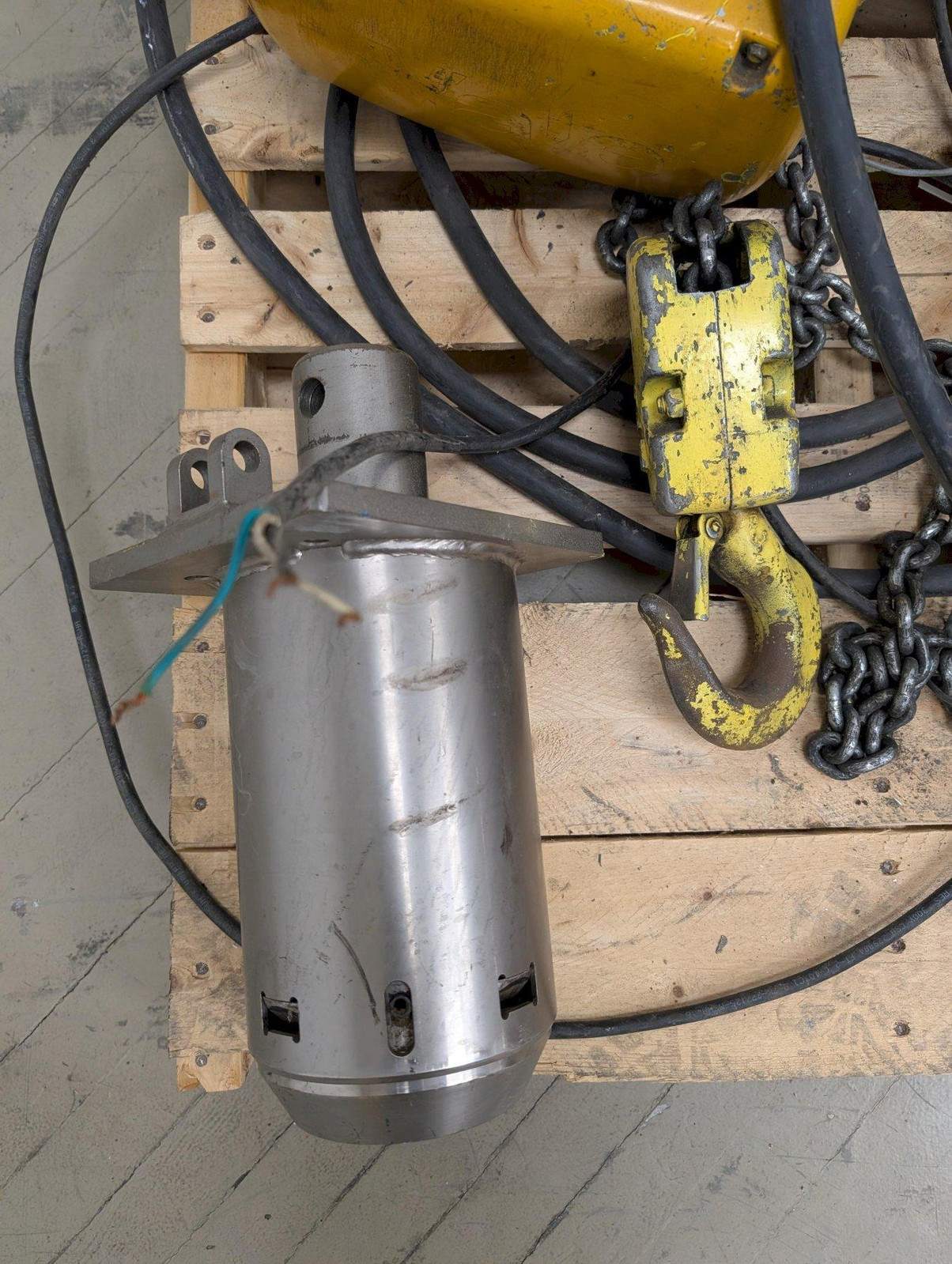 Yale 2-Ton Hoist & Tilt Lock Crane KEL2-107H71/252 | 4000 lb Cap | 460V 3PH | LS