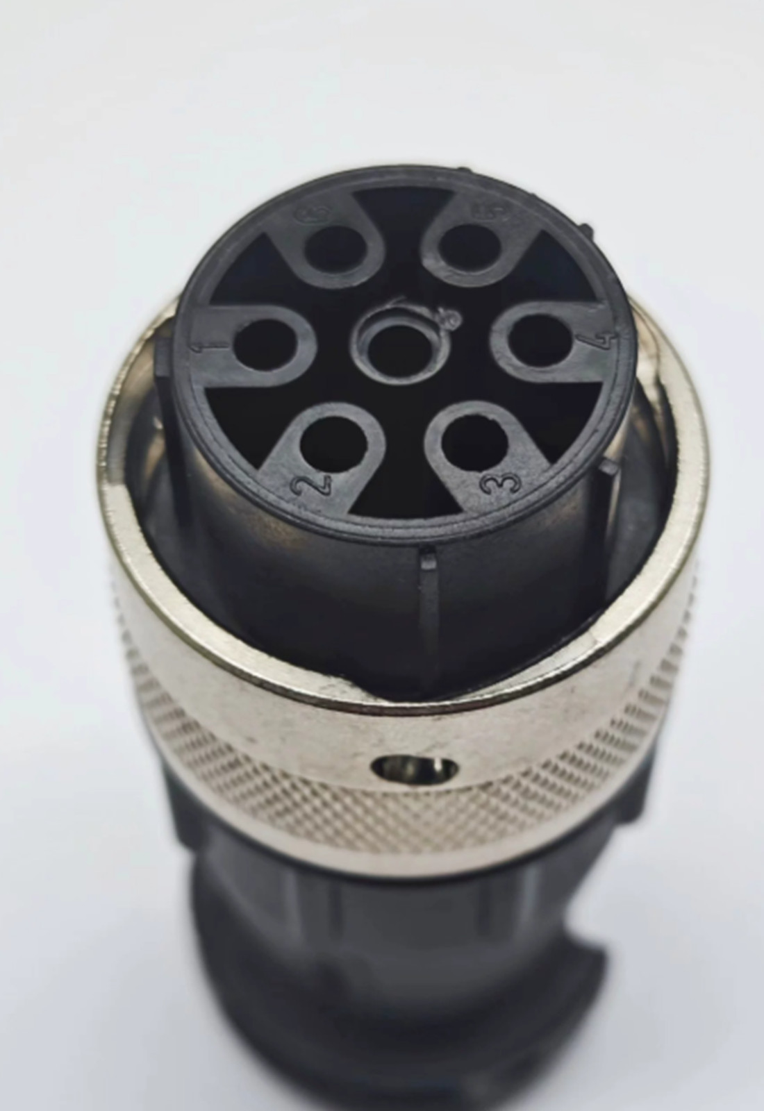 1PC Industrial 7-pin specialized female plug UTG6187S UTG18AC RC16M23K