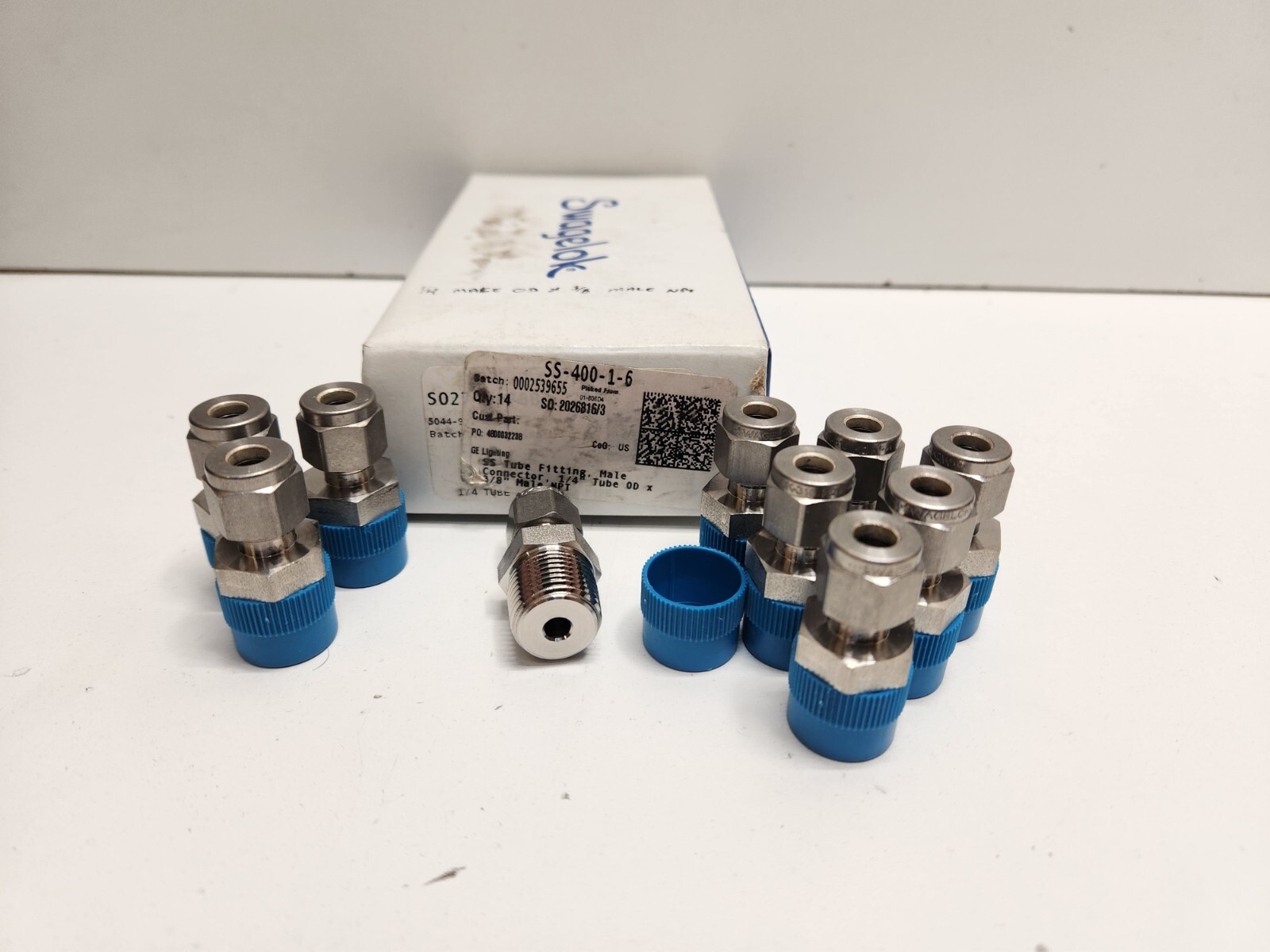 LOT OF 10 NEW OLD STOCK! SWAGELOK 1/4″ TUBE X3/8″ NPT MALE CONNECTORS SS-400-1-6