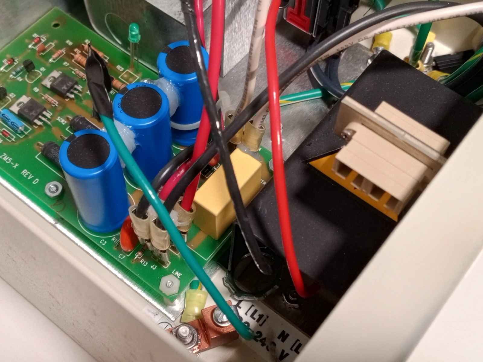 Enclosure Assy with Zero Surge OM20-240-R-A open-chassis surge protection module
