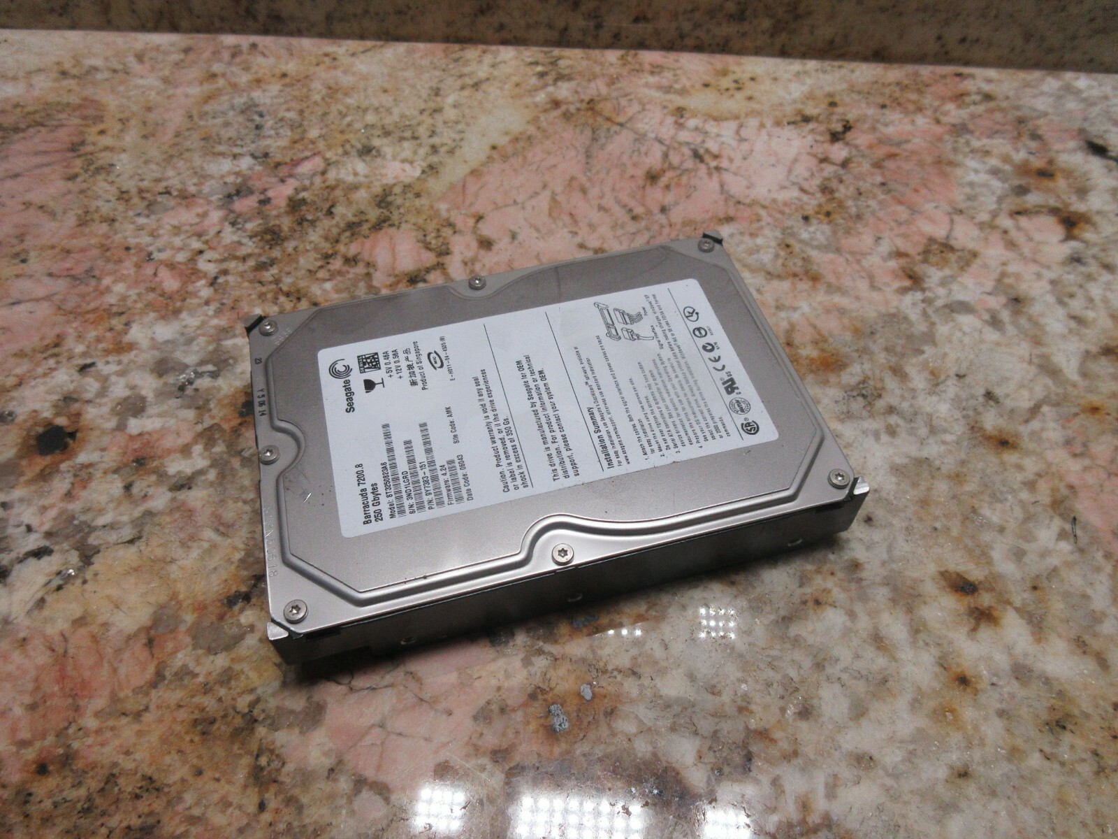 SEAGATE BARRACUDA 7200 8T3250823A8 A56017DDAAA 9Y7383-151 MIGHTY COMET VMC1250G