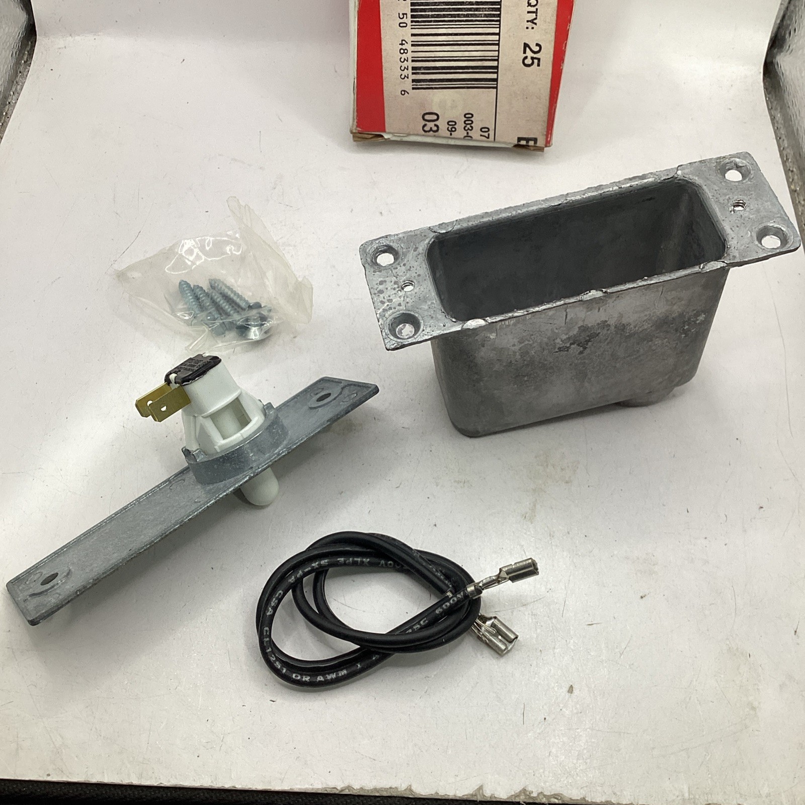 PerfectLine DF415 Automatic Door Operated Light Switch NEW