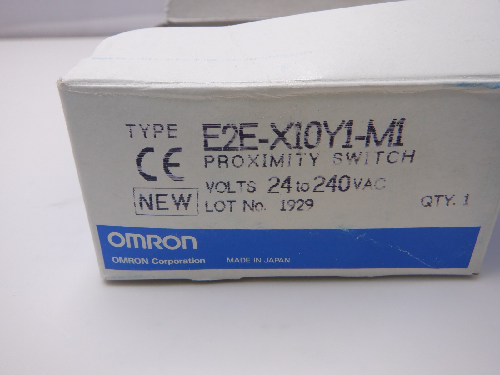 Omron E2E-X10Y1-M1 Proximity Sensor new