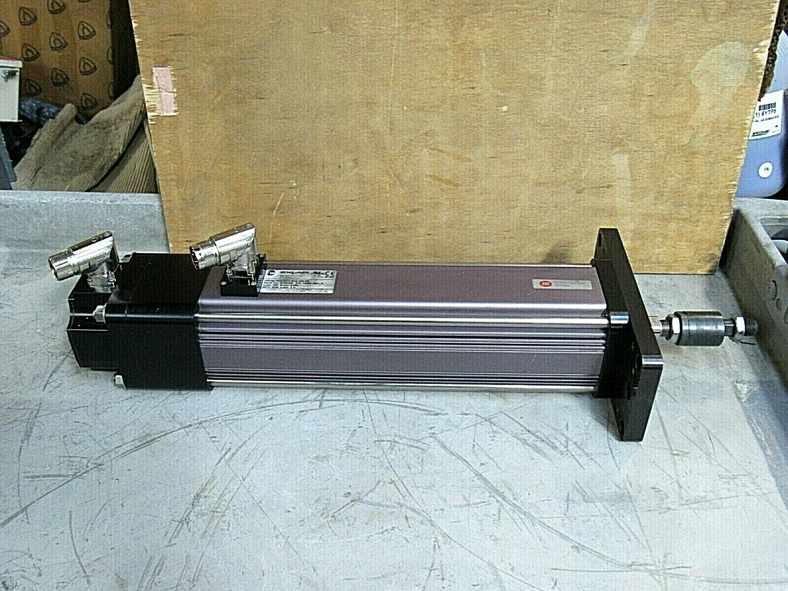 EXLAR LINEAR ACTUATOR GSX40-1002-MFA-RA2-268-RB 74965 460V 3000RPM REV A – USED
