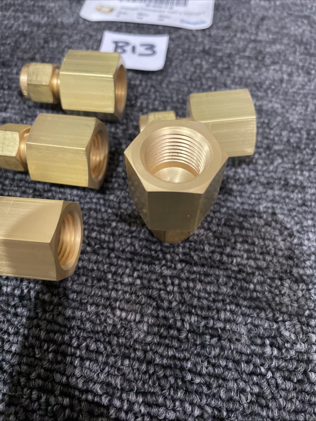 (5) SWAGELOK B-400-7-6 1/4″ TUBE X 3/8″ FNPT BRASS FITTINGS