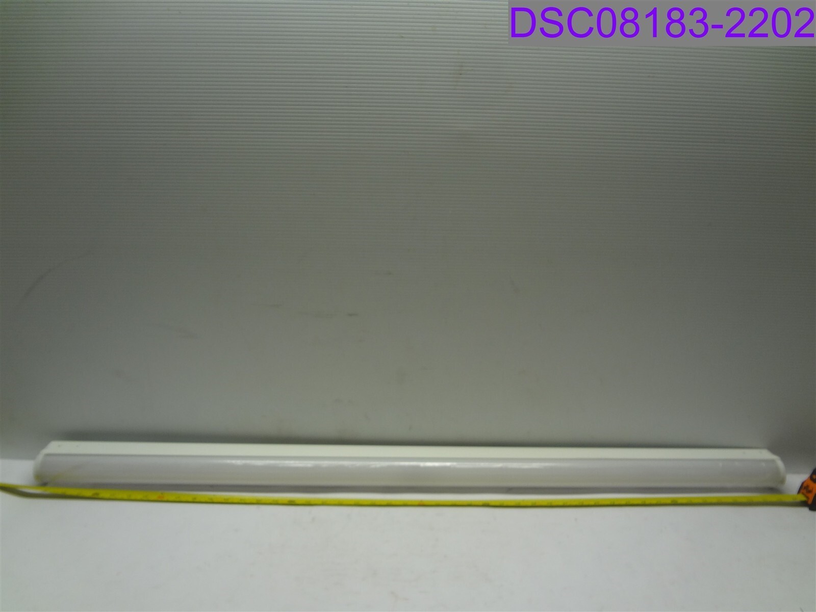 Day-Brite 4′ Linear Selectable Strip Light 2430/3640/4850L SDS42448L8CST-UNV-DIM