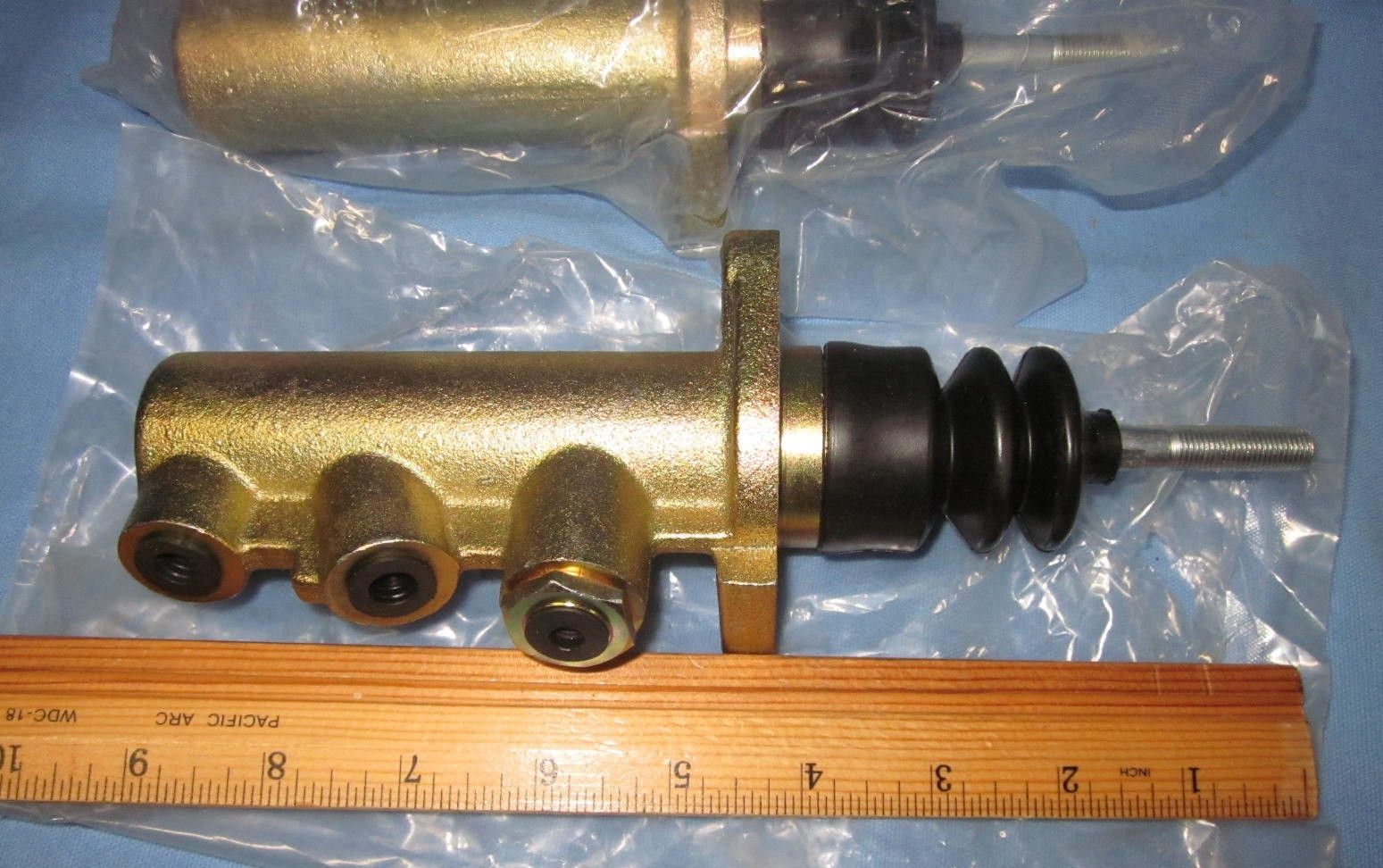 Two 3614780M91 Brake Master Cylinders fit Massey Ferguson 342 352 362 365 372…
