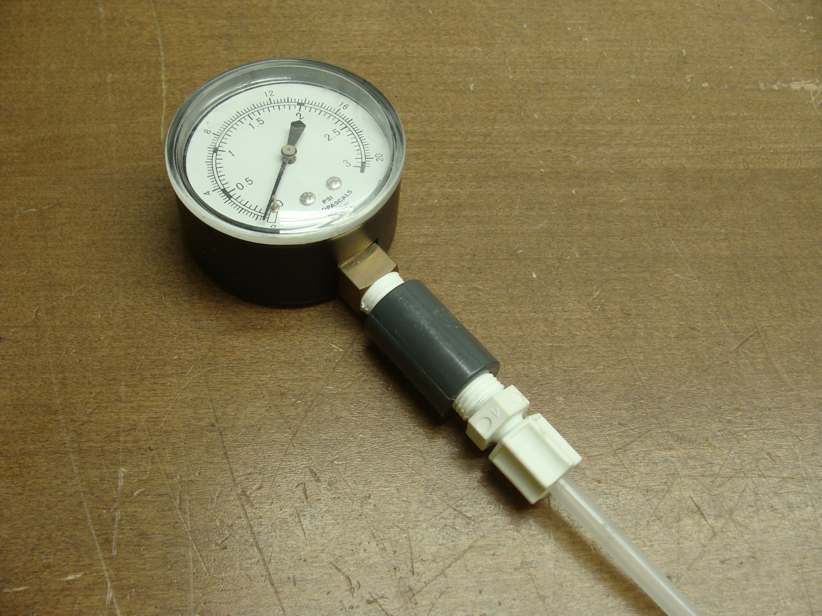 LOT OF 2 MARSHALLTOWN LOW-PRESSURE DIAPHRAGM GAUGES 090278 0-3PSI 0-20kPA