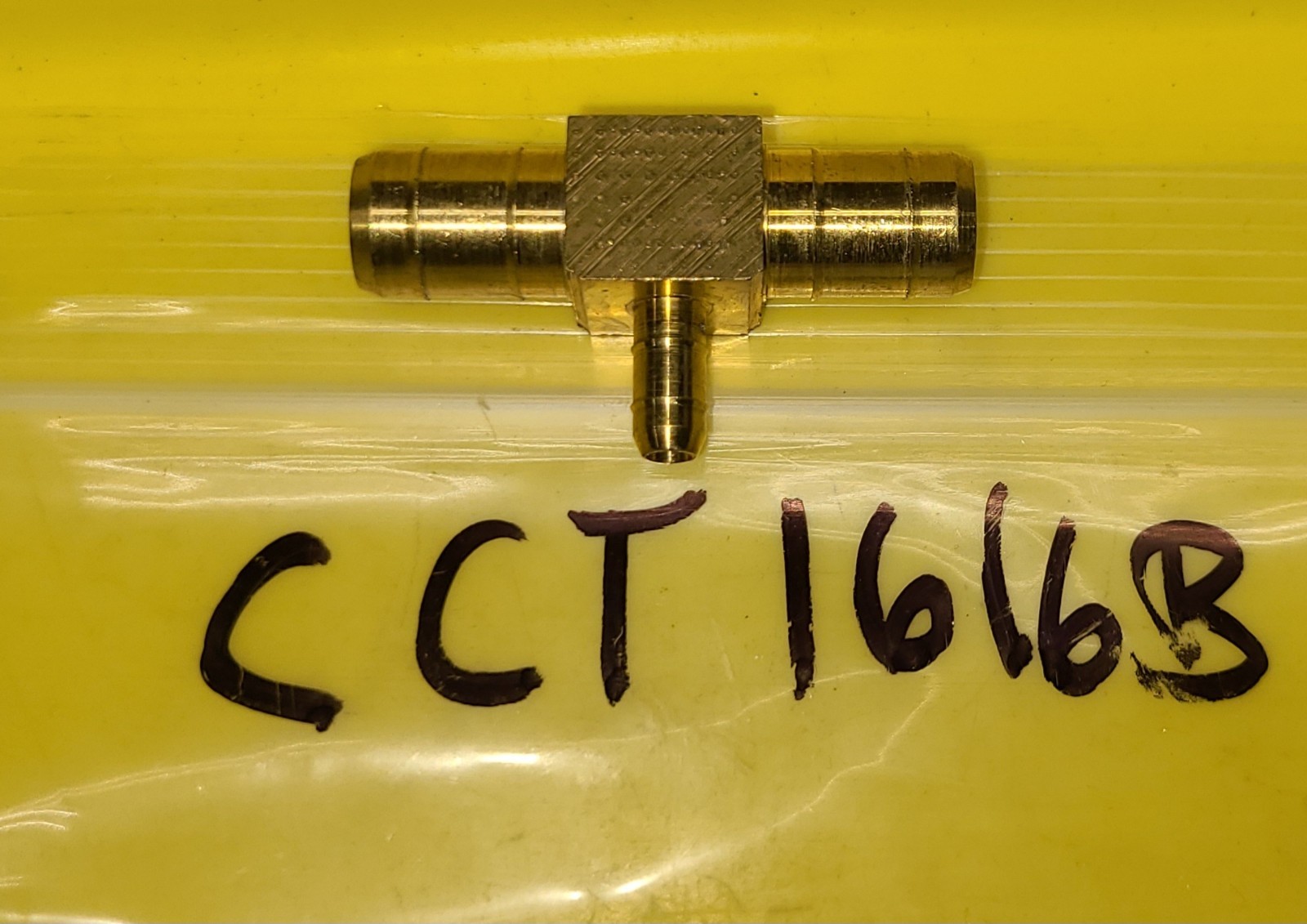 Honeywell CCT1616B BARB TEE REDUCER 1/2″ x 1 /2″ x 1/4″