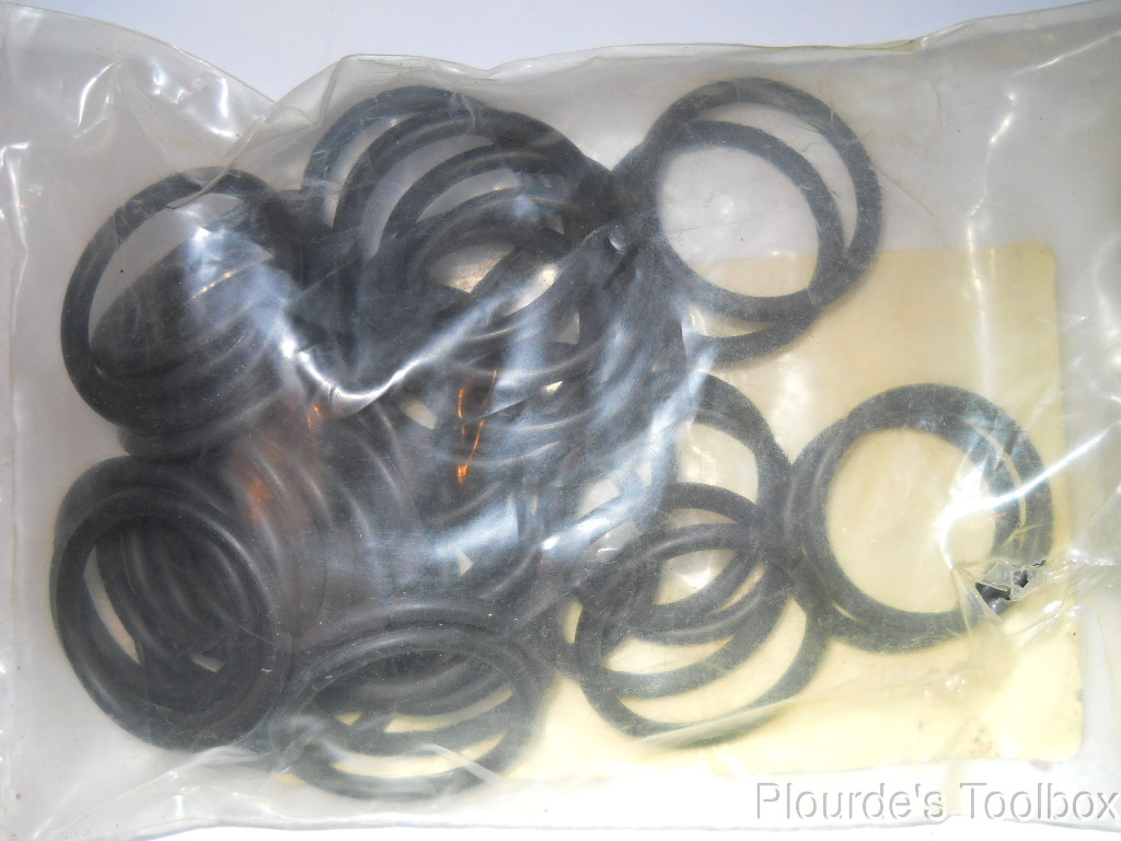 ​Lot of (43) New Patriot 13/16″ ID x 0.986″ OD Buna-N O-Rings, 70 Duro, #913