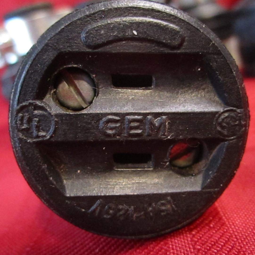 NOS GEM Bakelite Tri-Tap w/Prongs Electrical Plug Rubber Connector Cord Clamp