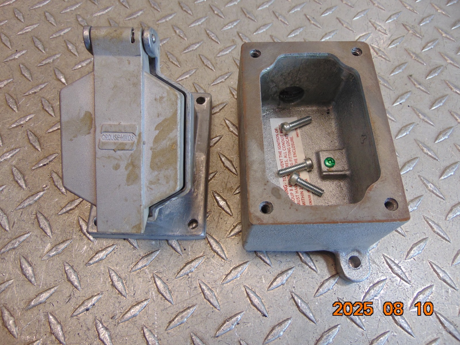 Crouse Hinds ENR21201 Hazardous Location Receptacle 20A 125VAC