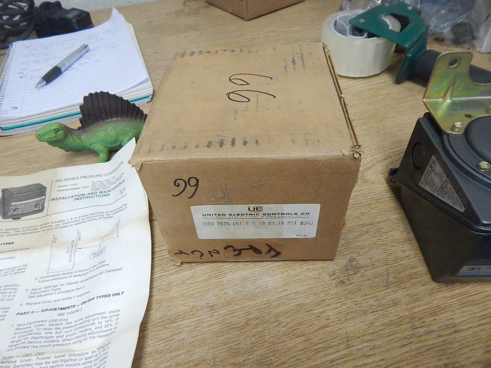 NEW United Electric Controls 8343 9574 451 UE Pressure Controller FREE SHIPPING*