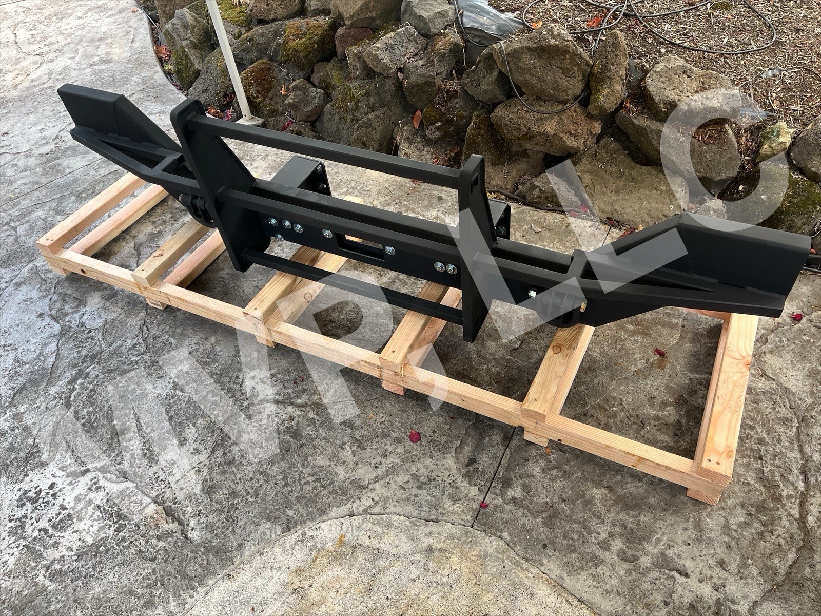“W” Style HMMWV Front Bumper Humvee Brush Guard Fits NON-Turbo Hummer W/ Spacers