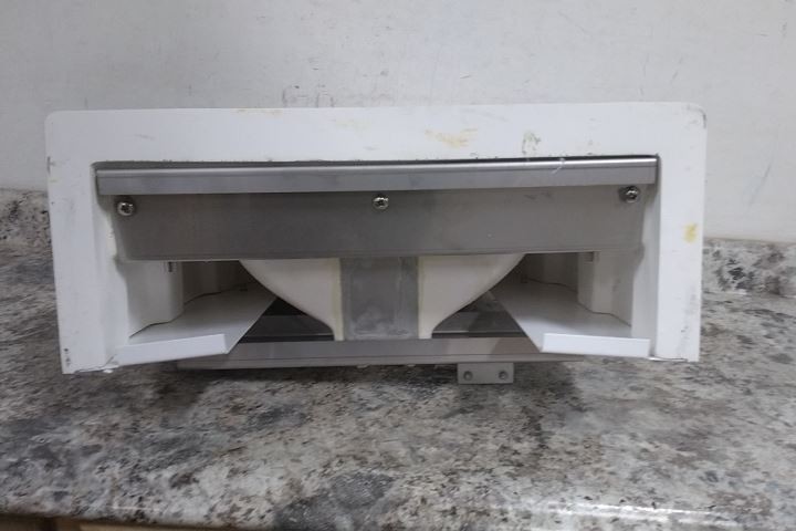 Bestcare WH3775-09 14-1/2 x 12-1/2 In Bowl Size Healthcare Basin w/out Faucet