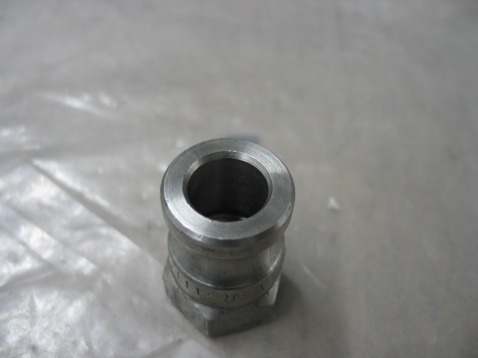 EVER-TITE 1/2B CAM & GROOVE MALE SS FITTING WITH 1/2″ FNPT THREAD P9563