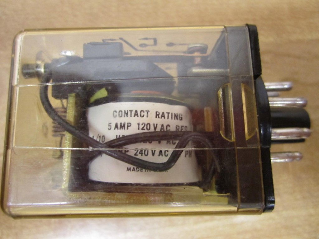 General Electric CR120 HG85J02C Relay