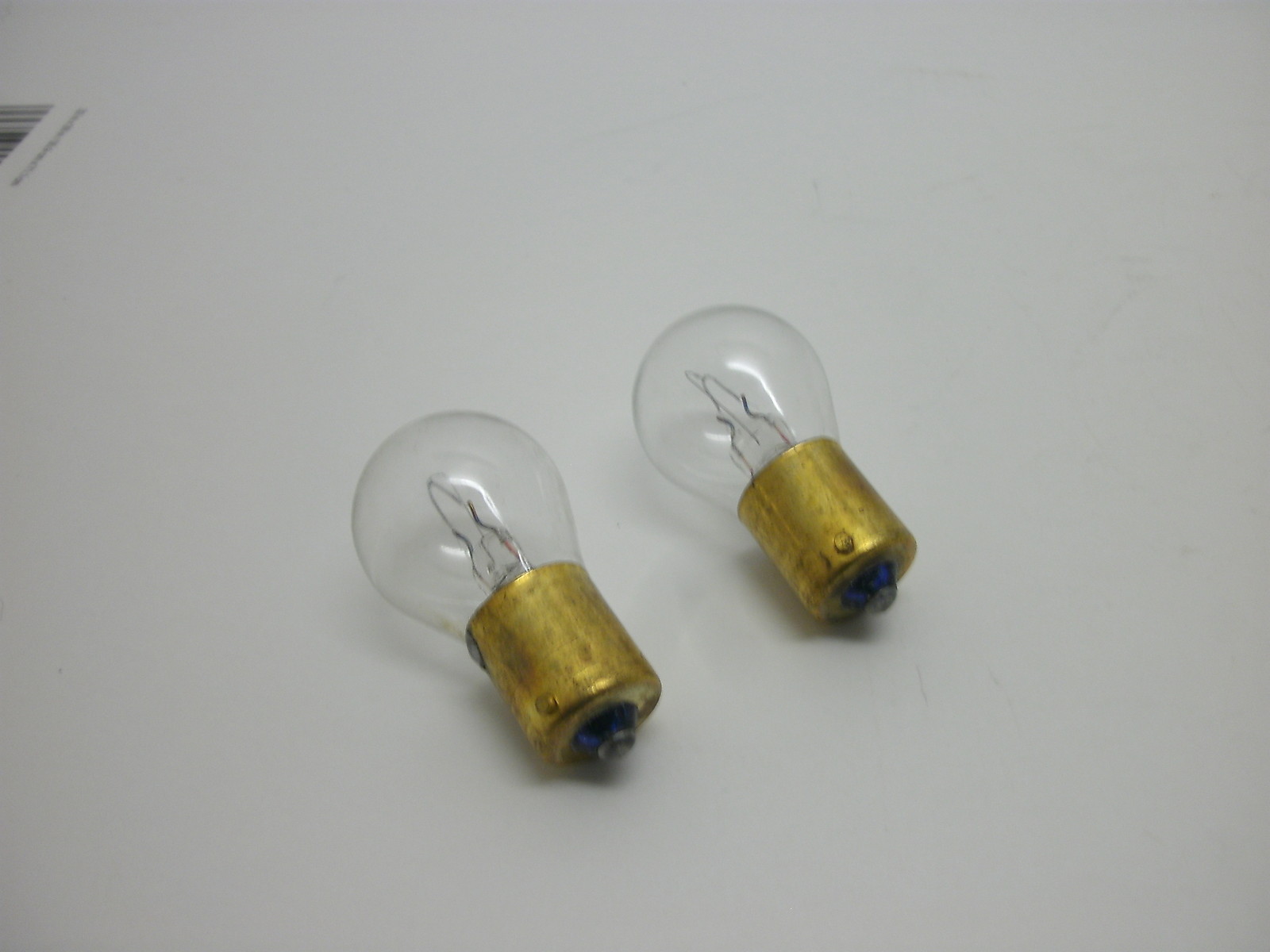 CHICAGO MINIATURE 307 BULB LAMP 28V S.C. BAYONET S-8 (LOT OF 2) NNB