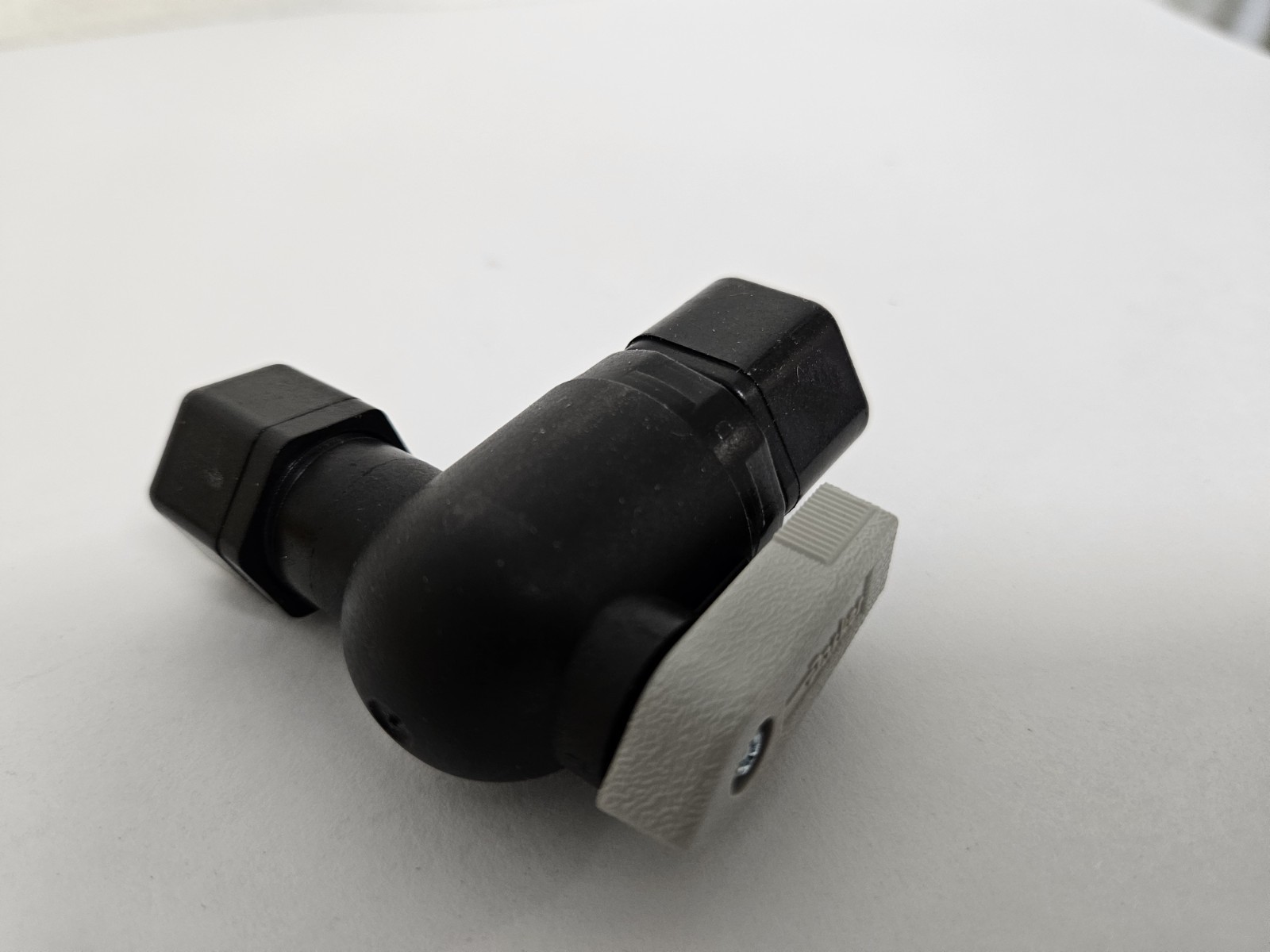 Qty 10 Parker FTPPB6VEU4 Manual 2-Way Ball Valve, Comp, Polypro 3/8″ to 1/4″