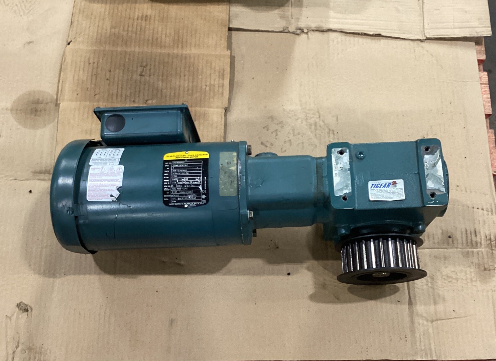 BALDOR RELIANCE 1HP MOTOR VUHM3546T W/23S30R TIGEAR GEARBOX #808KN