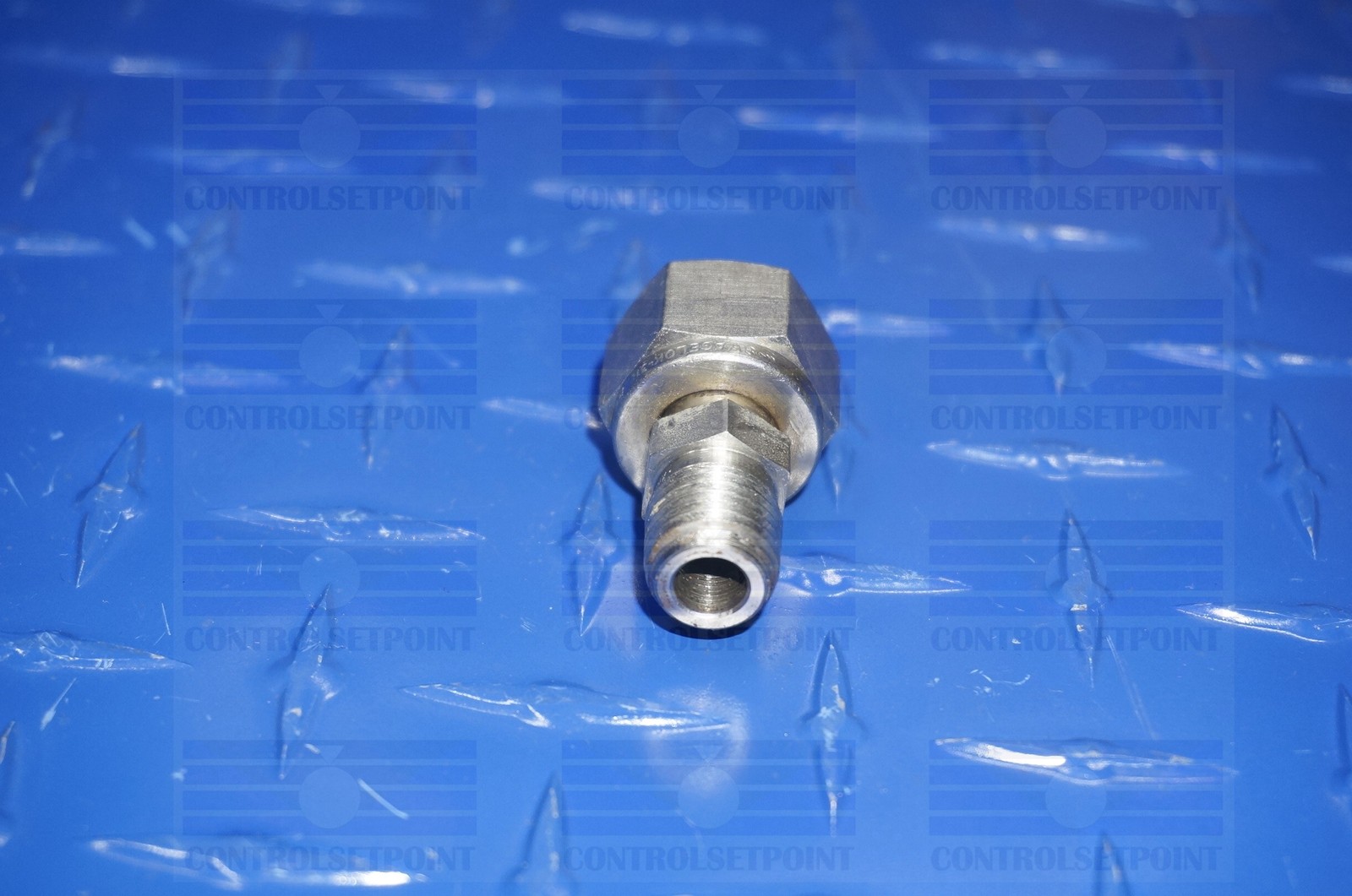 SWAGELOK 1/2″ TUBE MALE TO 1/4″ NPT ADAPTER 316 SST SS-8-TA-1-4 COMPLETE