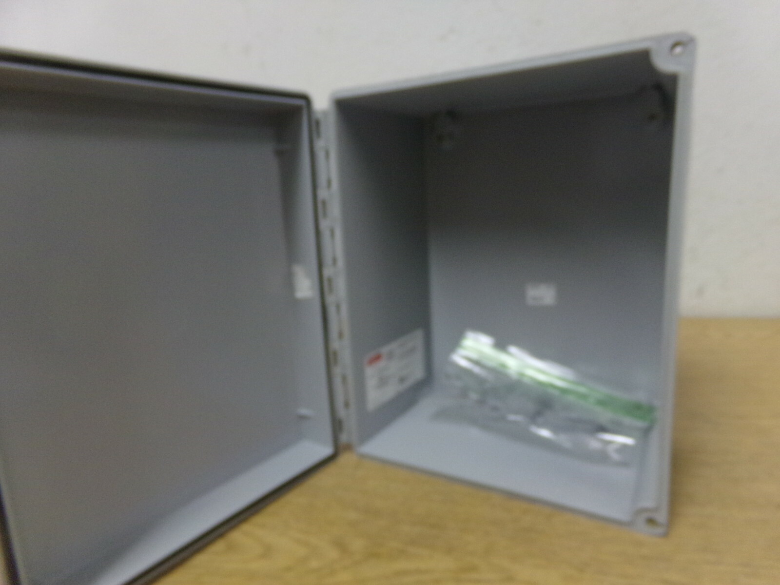 Hoffman A1086CHCFG Industrial Control Panel Enclosure Type 4,4X,12,13 10-1/0x9x6