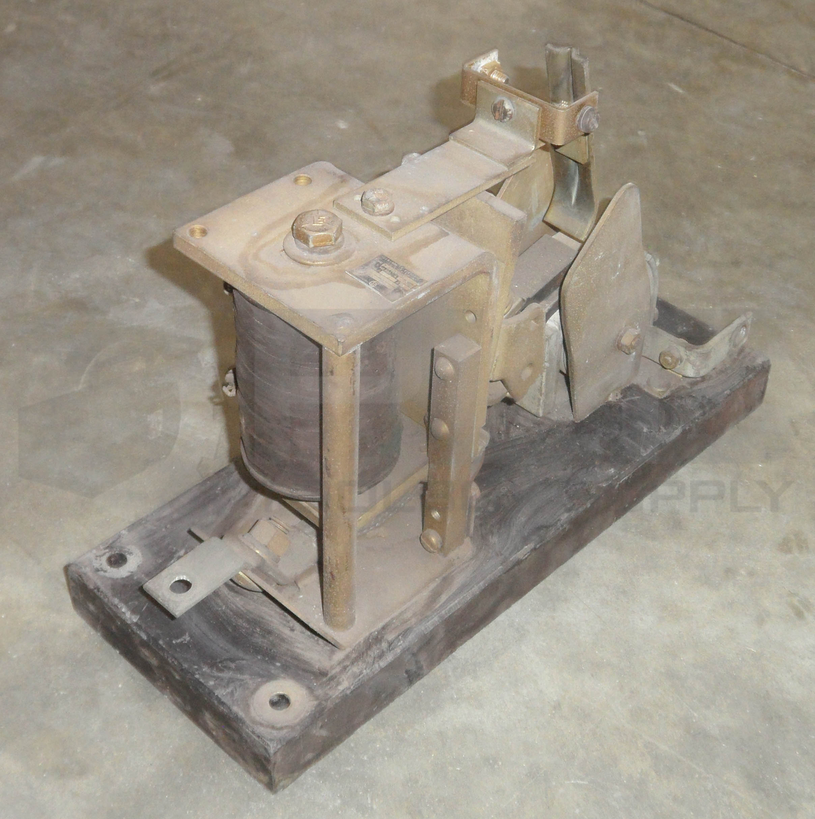 GENERAL ELECTRIC IC2800Y102D2 DC CONTACTOR 600VAC MAX 300A