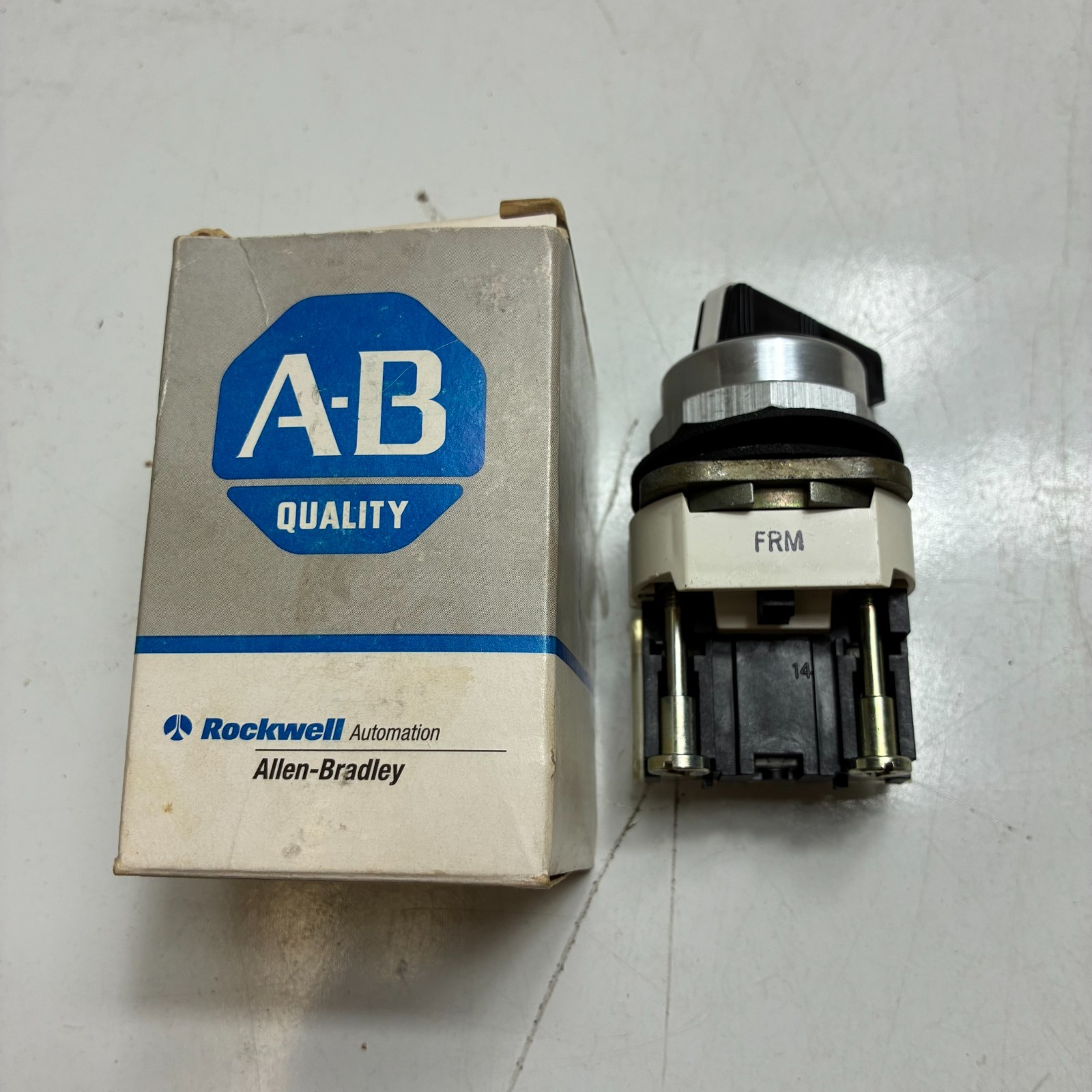 ALLEN BRADLEY 800T-J17A Position Selector Switch Type 4, 13 Position 3