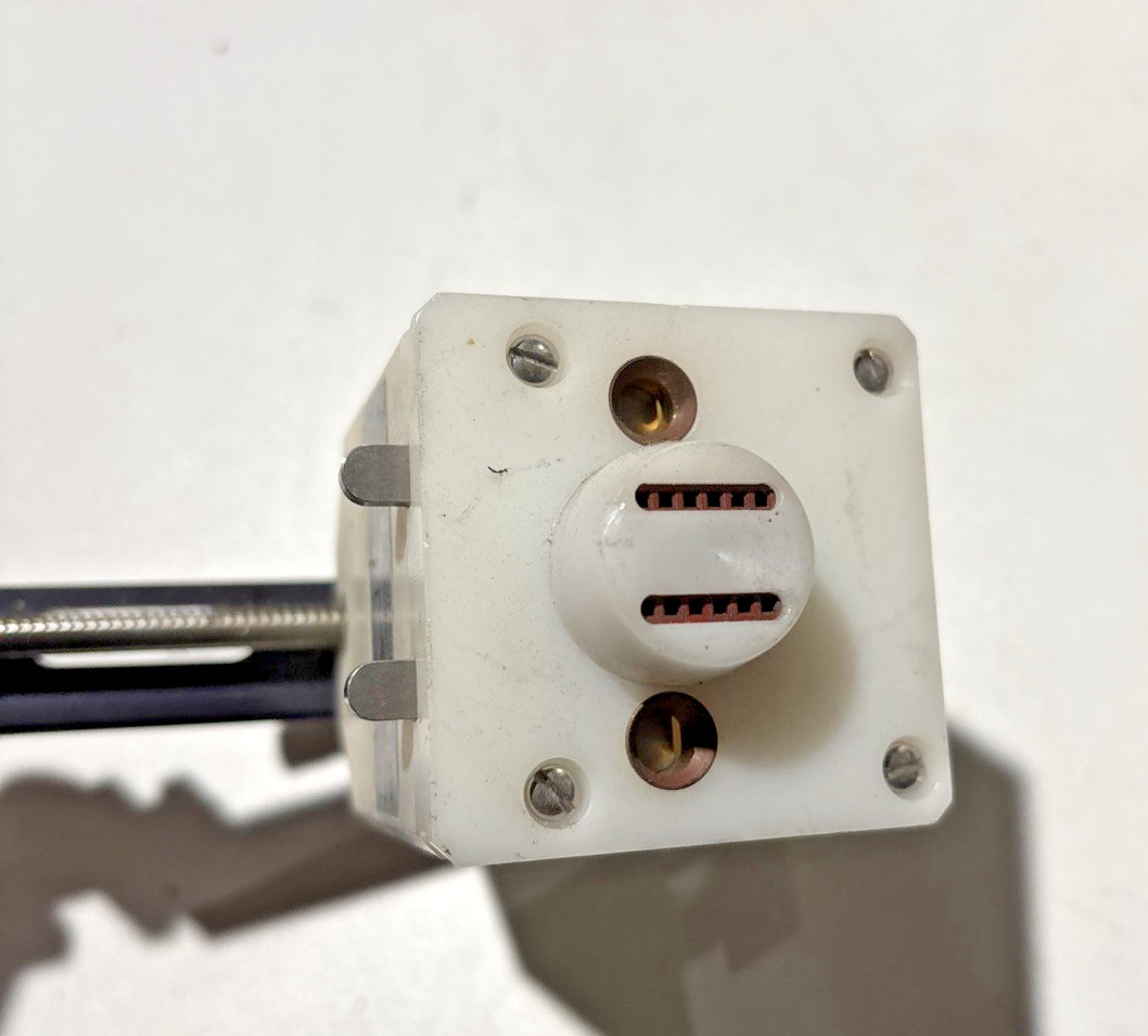 ZYMARK ZP913-1 ROBOTIC INJECTION MOLDING ARM
