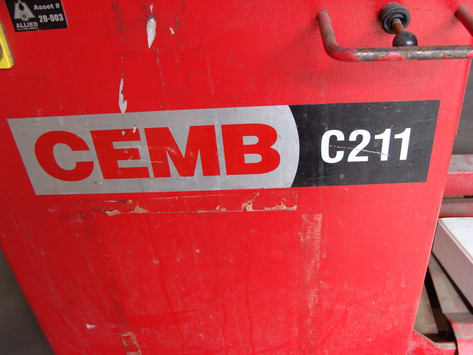 CEMB C211 AUTOMATIC WHEEL BALANCER FOR CARS & HEAVY VEHICLES LIKE BUSES & TRUCKS