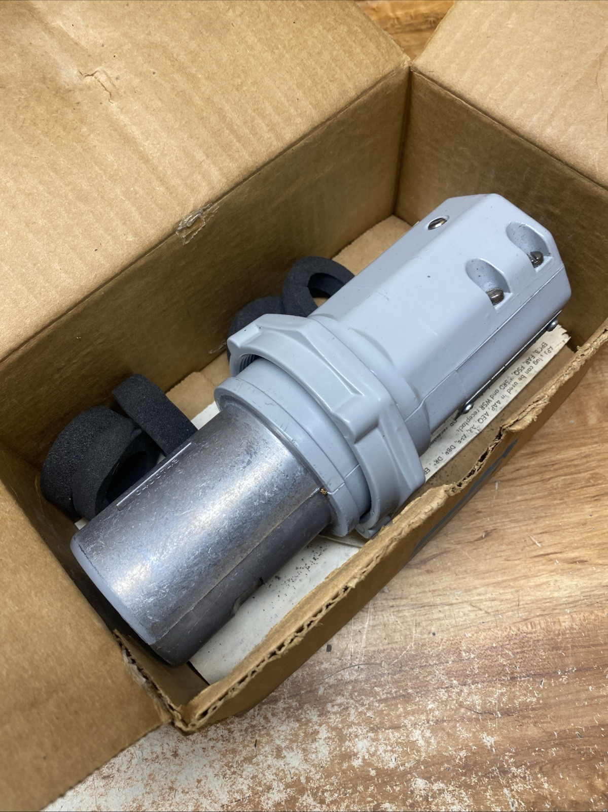 Crouse Hinds Arktite Connector Plu M4 APJ6385 60 AMP 2 WIRE 3 POLE 250VDC 600VAC