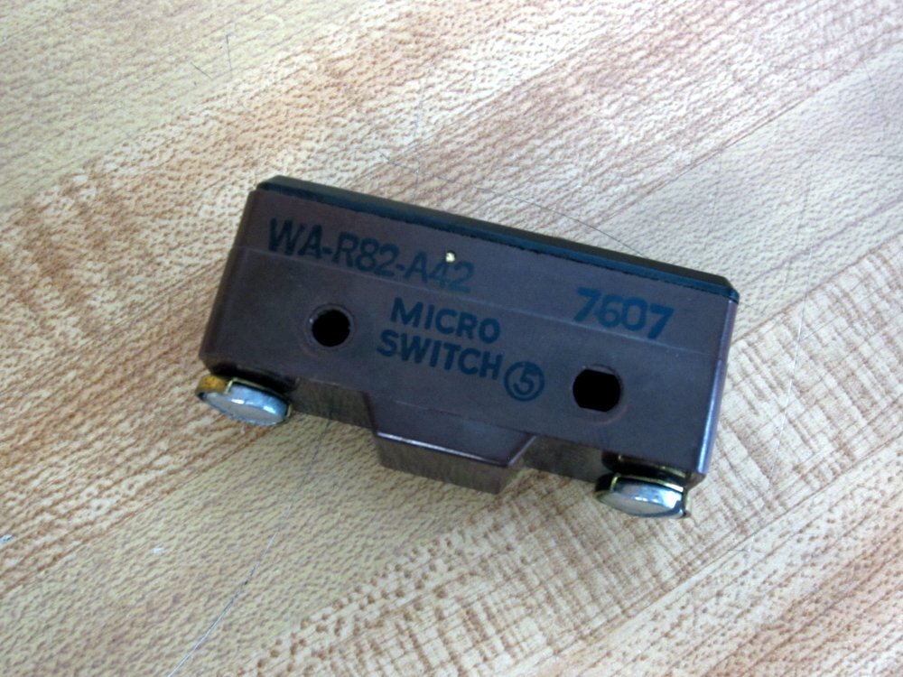 Micro Switch WA-R82-A42 Switch W/Pin Plunger WAR82A42