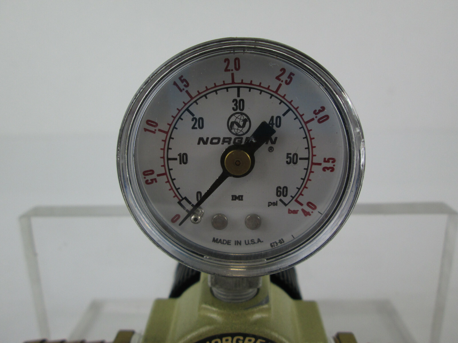 Norgren Regulator R07-100-RNKA with Norgren 0-60 PSI 0-4 bar Gauge SKU A