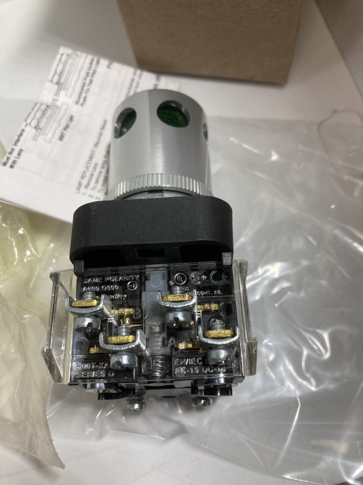 ALLEN BRADLEY 800T-PA16G PUSHBUTTON ILL GREEN XFMR 120VAC SERIES T NIB
