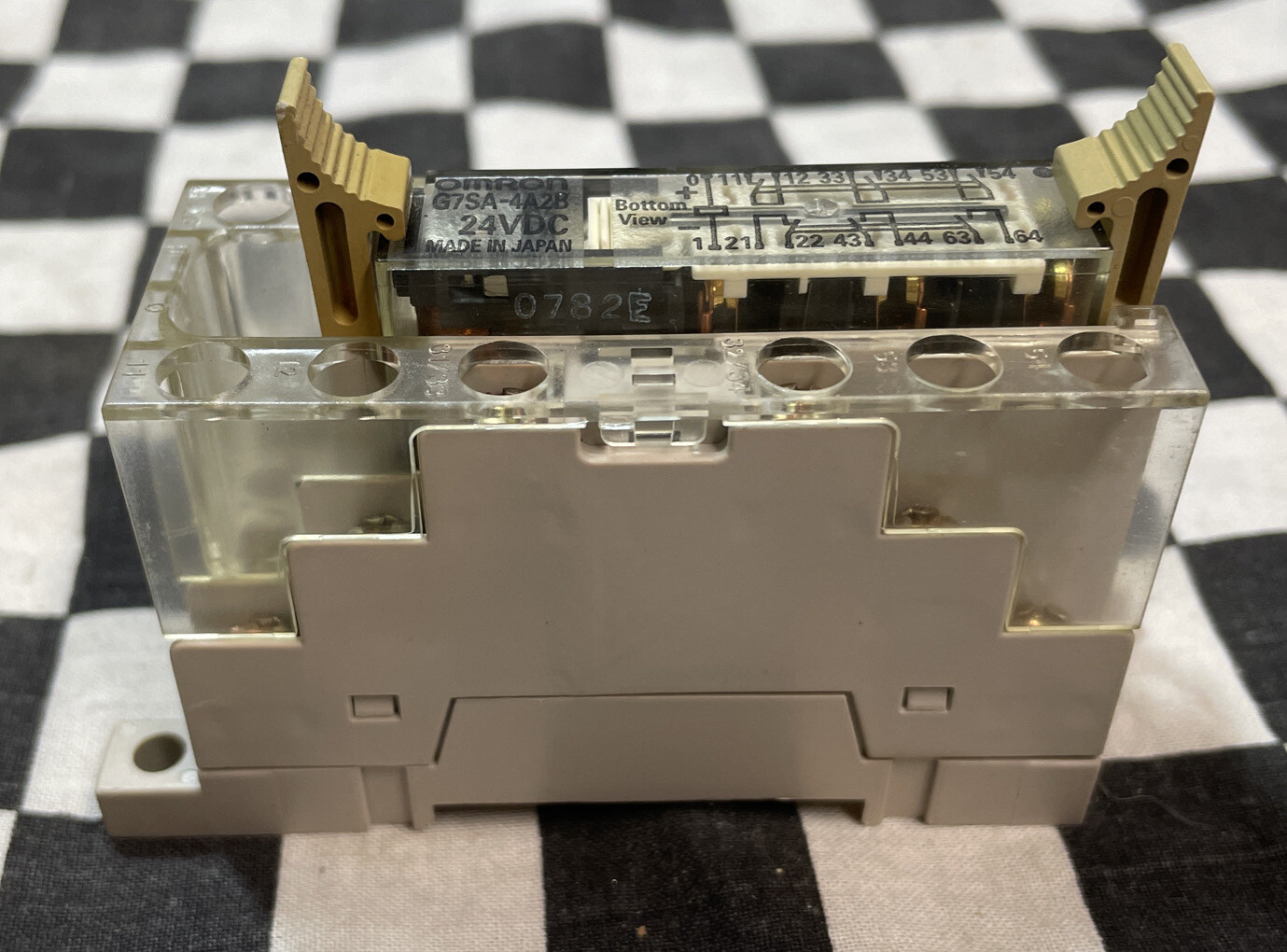 OMRON BASE RELAY 24V, P7SA-14F-ND & G7SA-4A2B, LOT OF 40, SHIPSAMEDAY