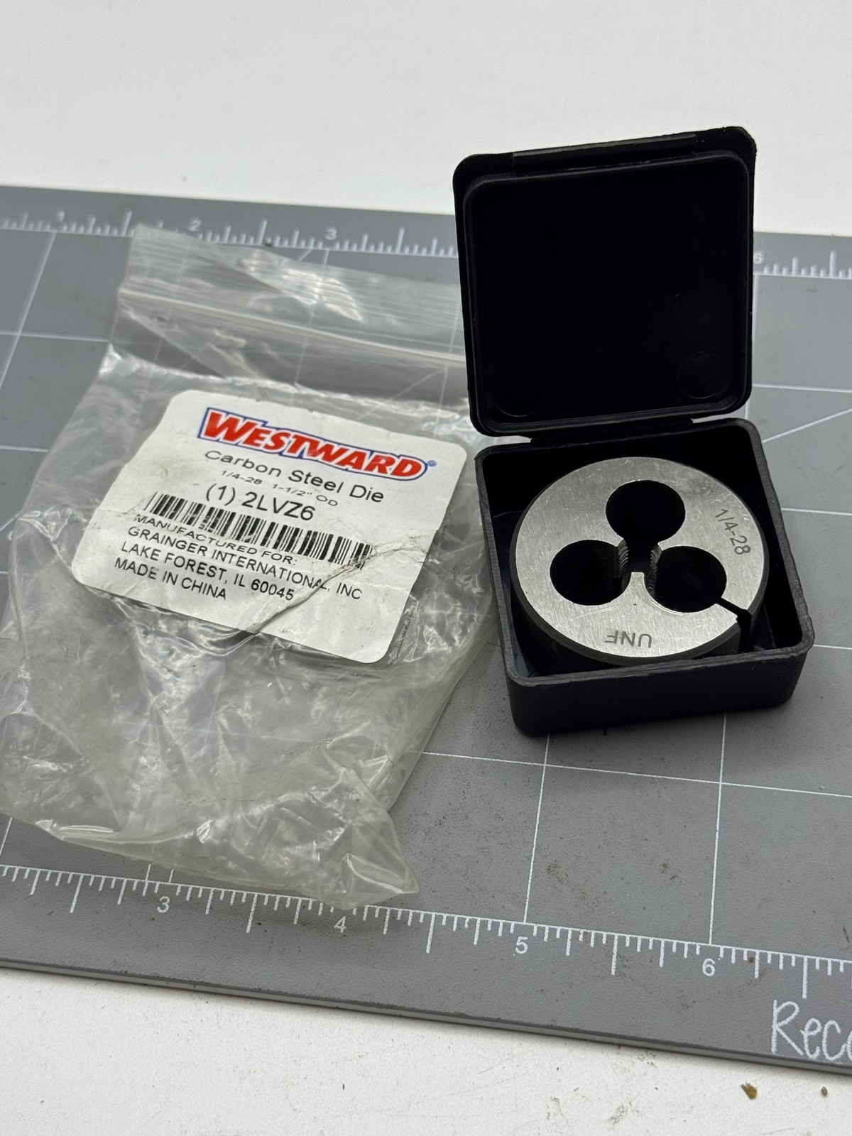 Westward Carbon Steel Die 1/4-28 UNF Threading Round Die 1-1/2 OD Tool With Case