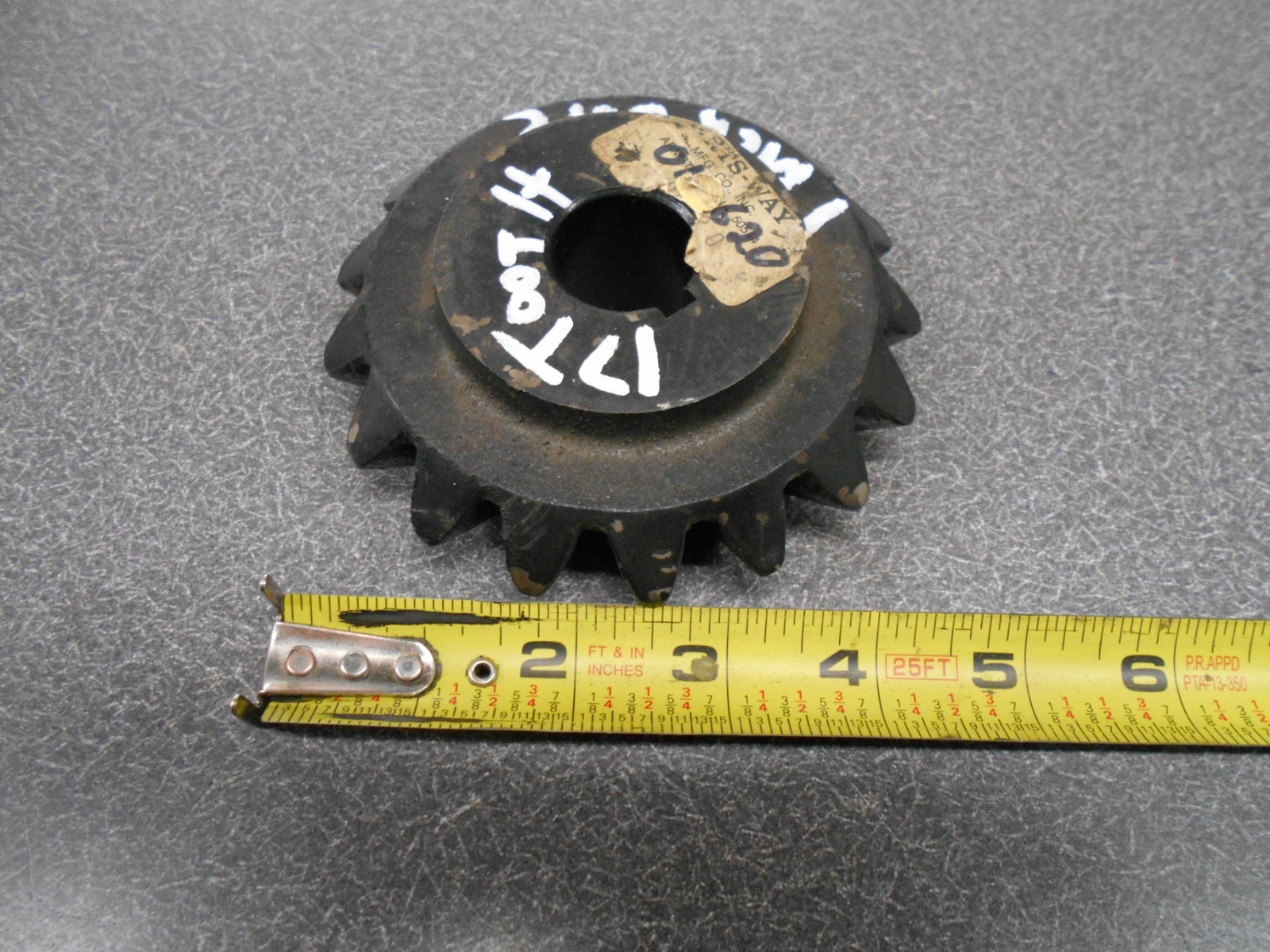 Arts-Way Beveled Gear, 17 Tooth, 1″ Round Bore, Keyed. Obsolete part, NOS!
