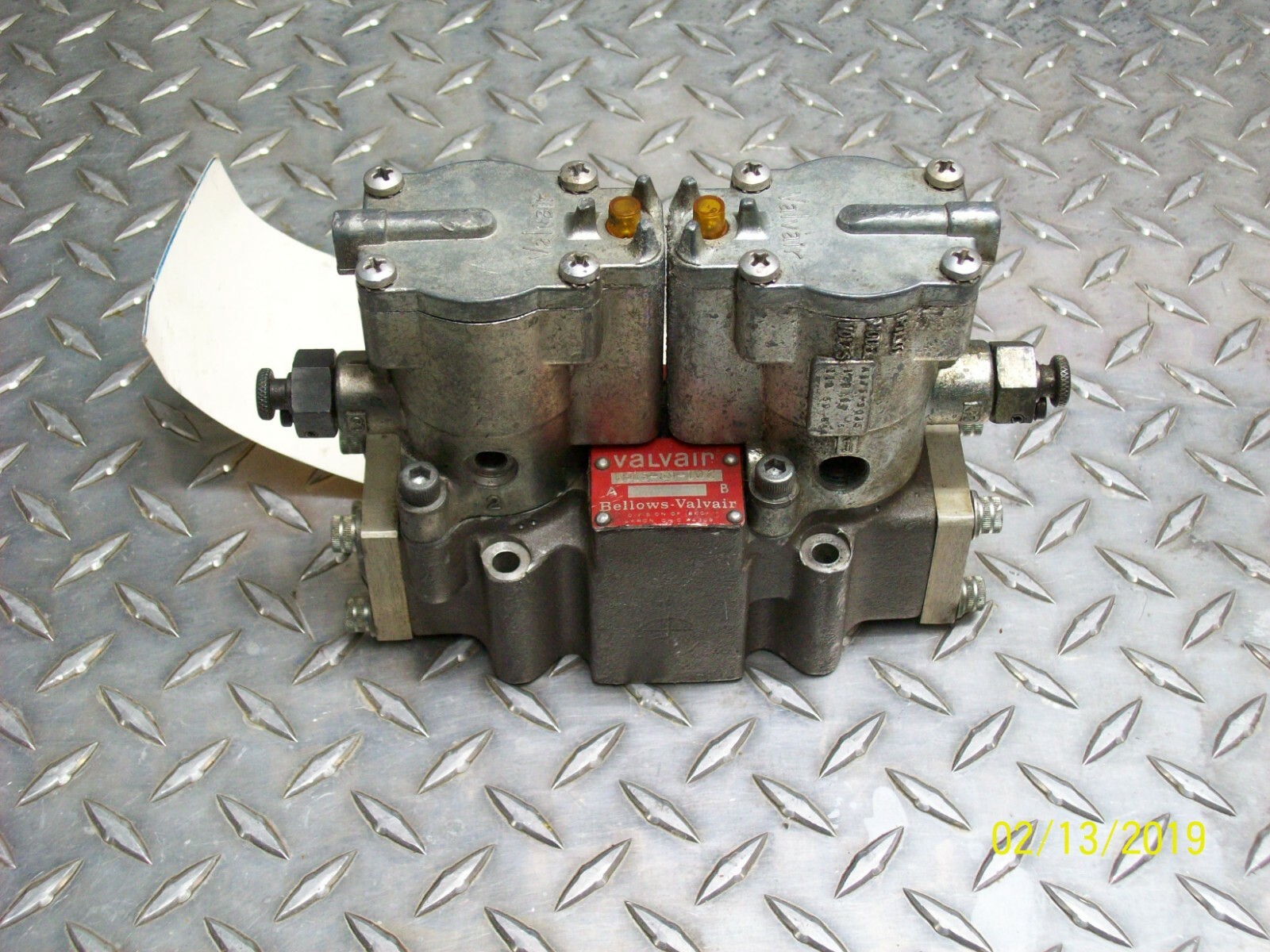 BELLOWS VALVAIR L515-39-102 with (2) 110/120V K175-9035