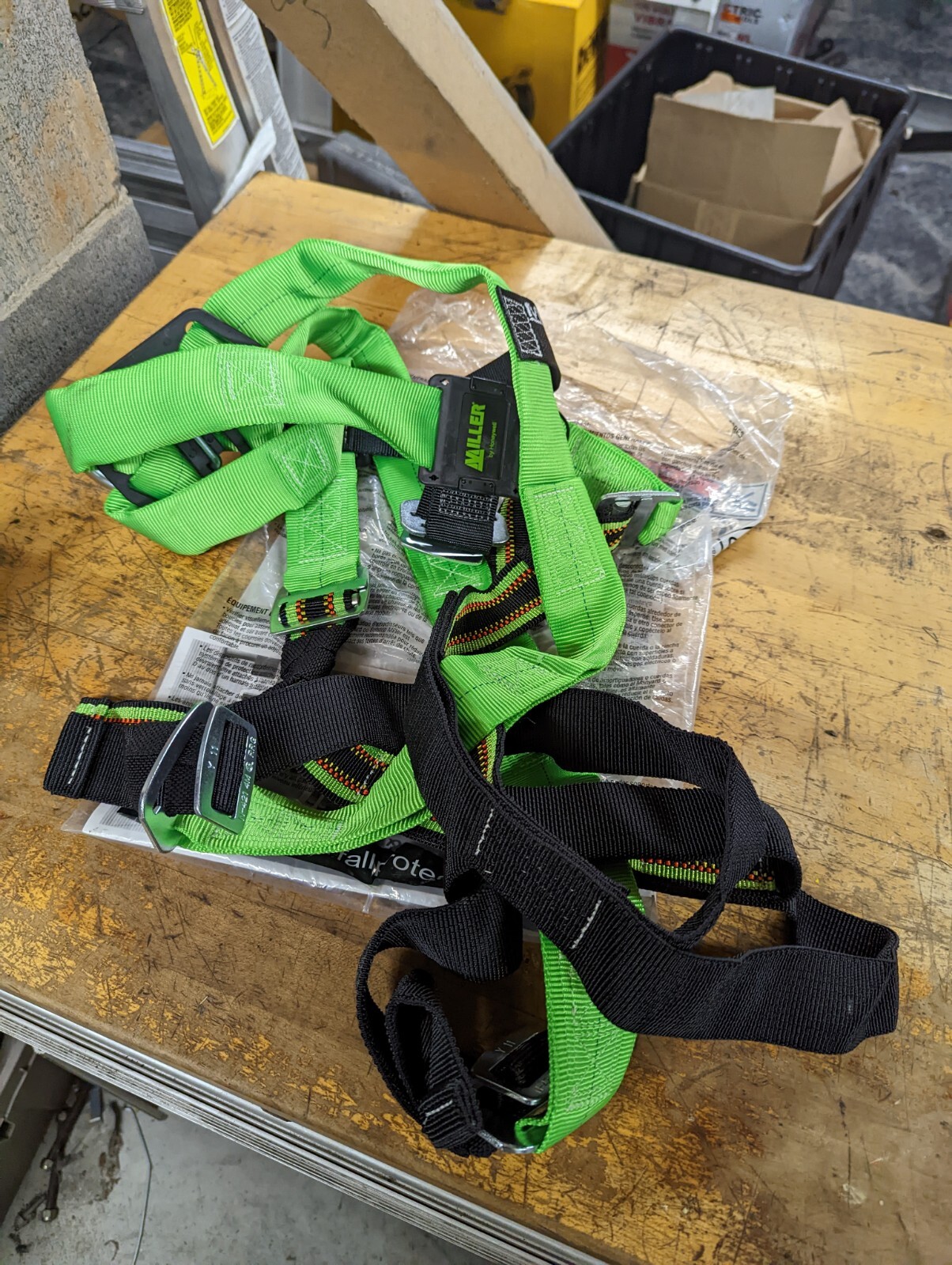 NEW HONEYWELL MILLER, P950/UGN Full Body Harness, Universal, 400 lb, Green