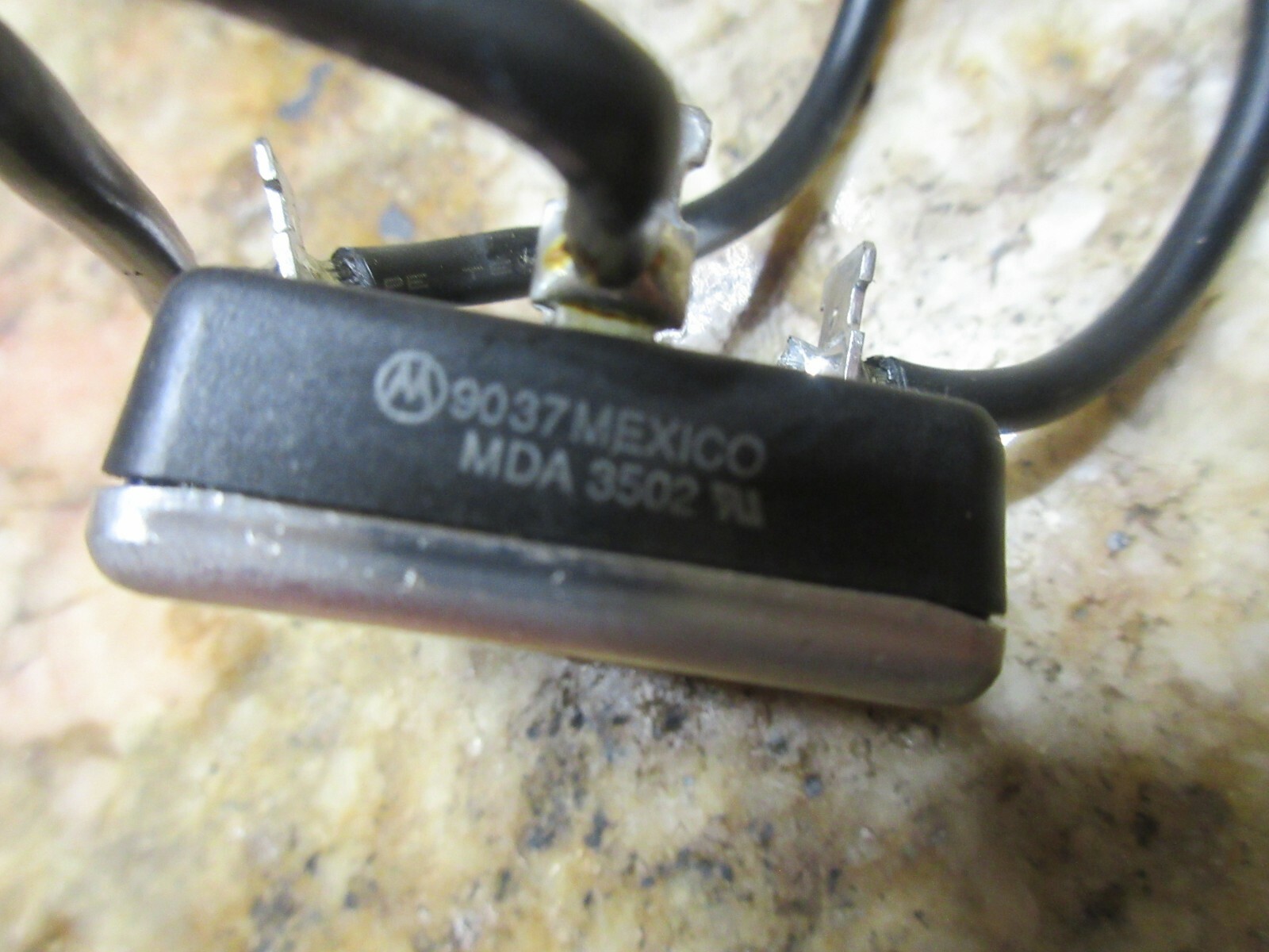 MOTOROLA FUSE SWITCH 9037 MEXICO MDA 3502 BRIDGE RECTIFIER