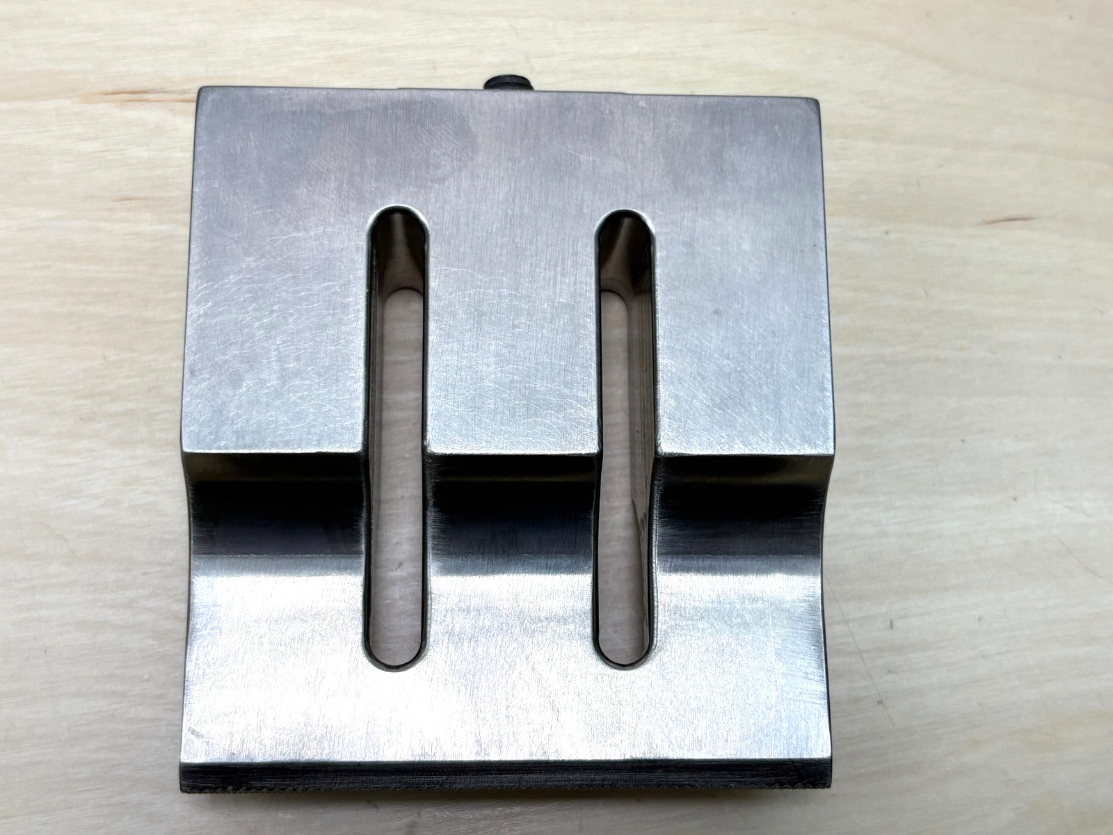 Dukane 472508-02-02 30 kHz Titanium Ultrasonic Welding Horn 3.25 X 3.5 X 1.25