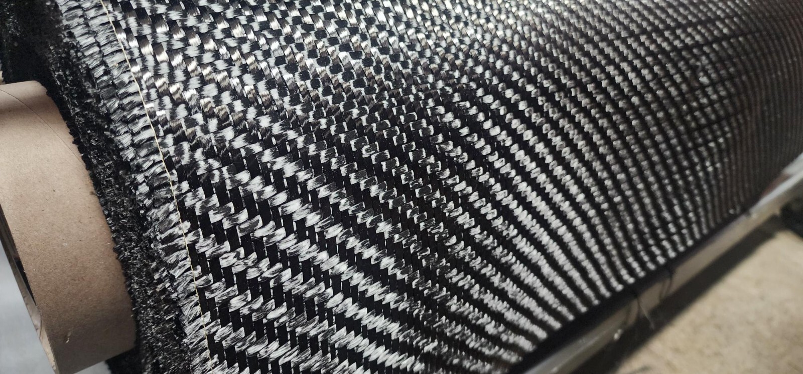 2×2 Twill Carbon Fiber Fabric Cloth 24k 670gsm 50″ 5 Yards *SALE*